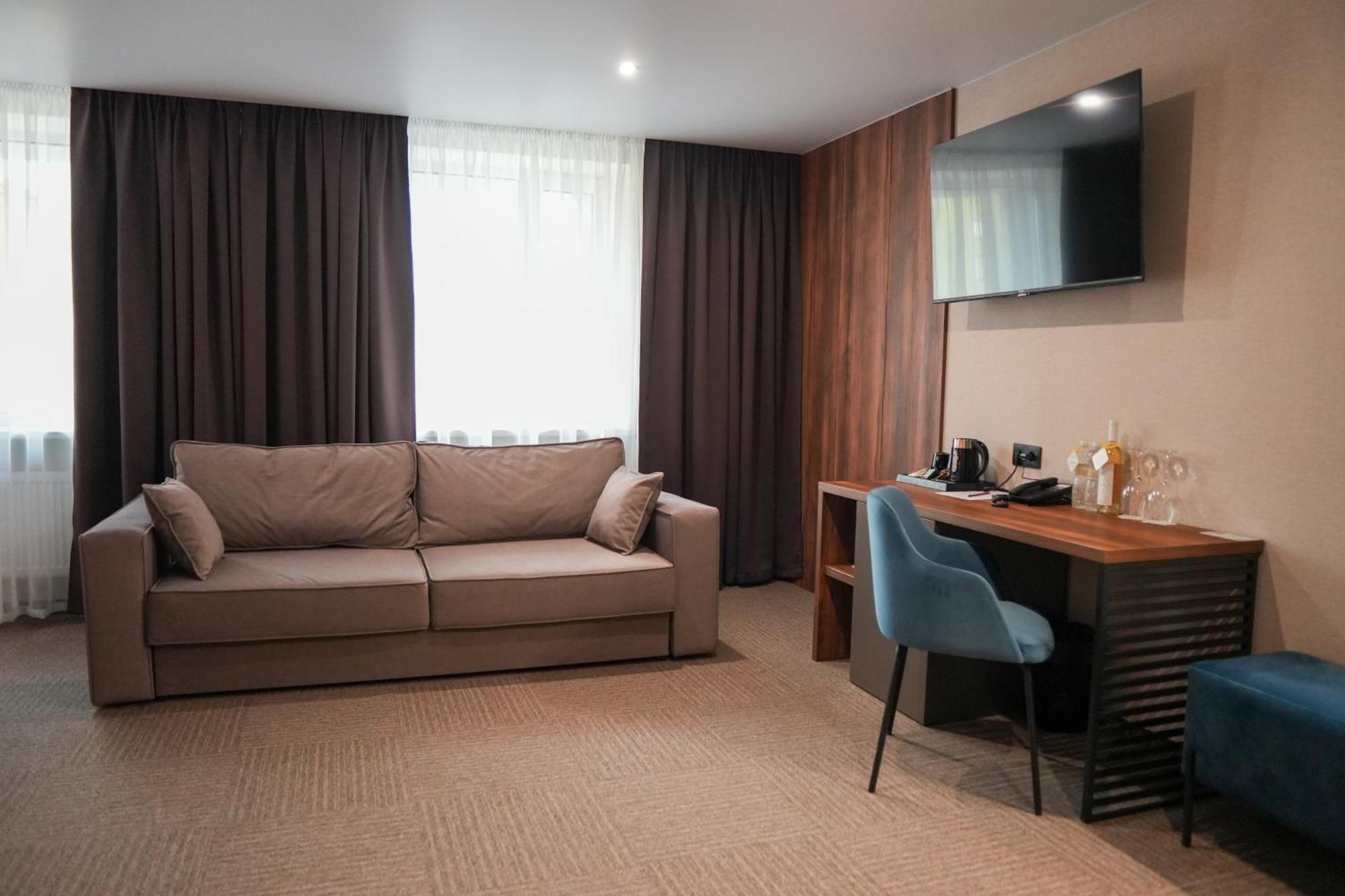Optima Collection River Park Lutsʼk Exterior foto